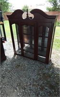 2 PC china hutch & side table