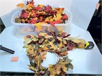 Tote with Lid Full of Fall Garland