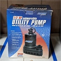 1/2 hp. Utility pump in box