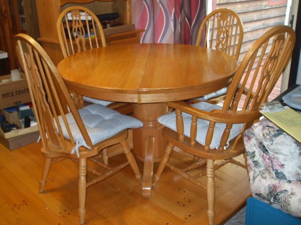 Amish Made Oak Dining Table and 4 Chairs - 48"+