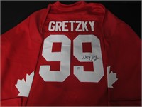 Wayne Gretzky signed hockey jersey COA
