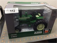 Ertl Oliver 2255 Prestige Collection, 1/16