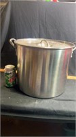 Large stock pot & lid