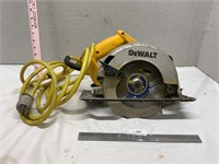 Dewalt DW362 7 1/4 Circular saw Works Great!