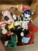 COLLECTION OF STUFFED ANIMALS