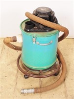 Vintage Shop Vac, Wheels Need Replacement