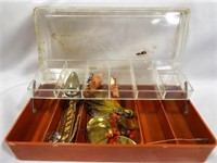 Small Plastic Tackle Box w/4 Vintage Fishing Lures
