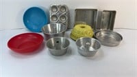 CHILDS METAL & PLASTIC DISHES