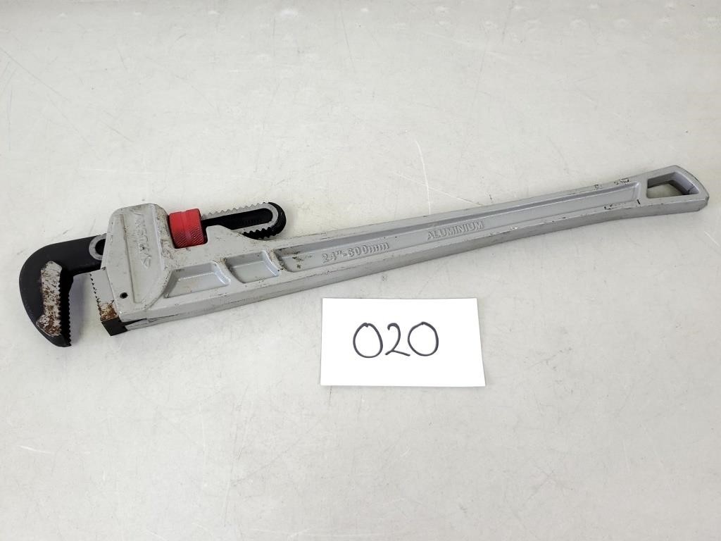 Husky 24" Aluminum Pipe Wrench (No Ship)