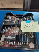 SAE and metric wrenches, open and closed ends
