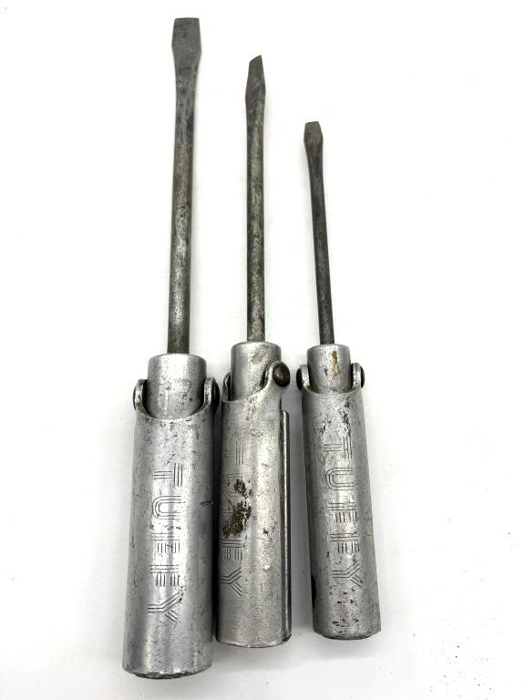 Vintage Tuffy Aircraft Screwdrivers 12.5? and