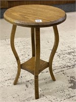 Sm. Round Oak Table  (17 1/2 Inches Tall X