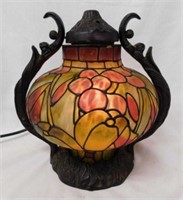 Stained glass Tiffany style table lamp, 10" tall