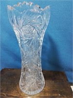 Beautiful cut crystal vase 10 inches tall