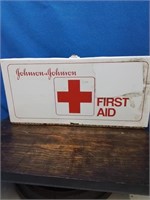 Vintage metal Johnson johnson first aid kit