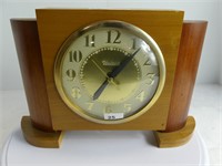 UNITED MODEL 75 WOOD CASE ELECTRIC CLOCK