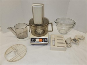 Food Processor with Attachments - turns on! Comes