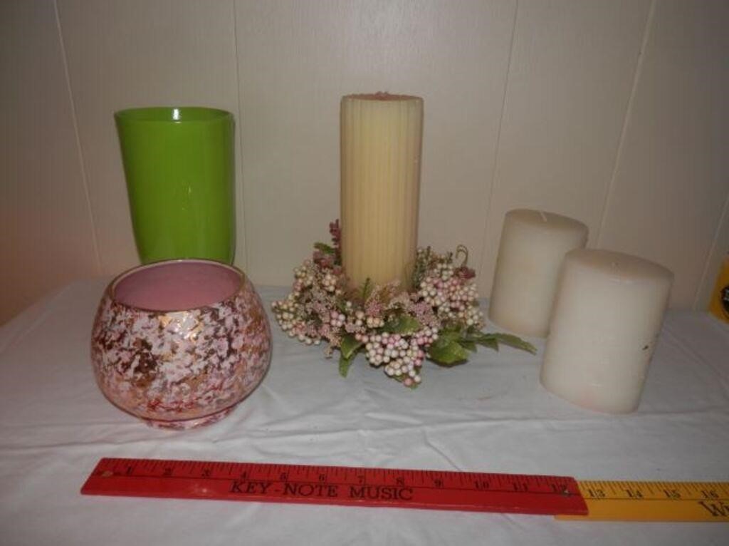 Group of 5 deco items -candles & vases