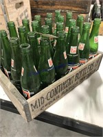 Mid-Continent pop case w/ 7-up bottles