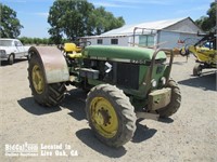 OFF-SITE John Deere 2755 Wheel Tractor