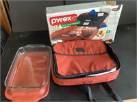 Pyrex Hot & Cold Portable Dish W/ Bag & Box