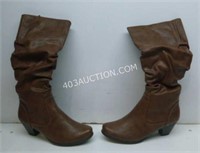 Women's Taxi Brown Leather Boots Size 6B