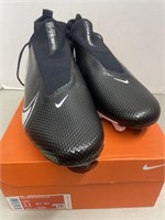 Nike Vapor Edge Pro 360. MSRP $16

Black/White.