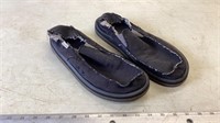 Sanuk shoes size 10