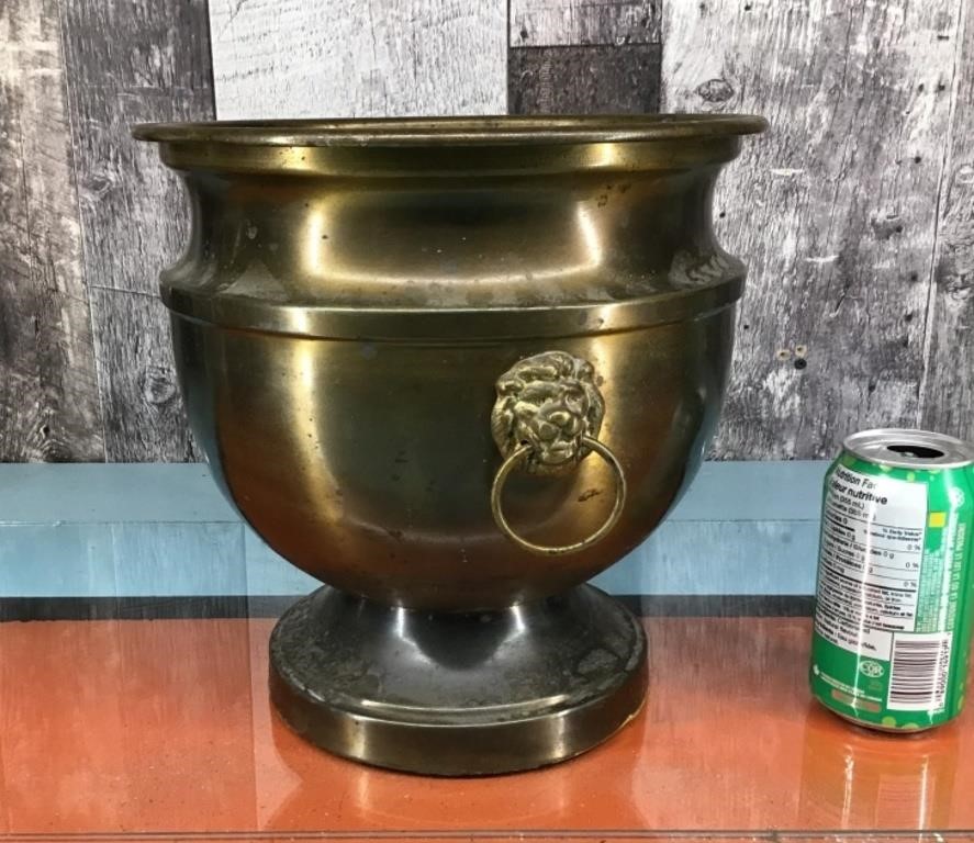 Large metal plant pot holder