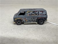 1974 redline hot wheel Super van with flames