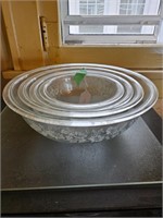 4 Pyrex Decorative nesting Bowls