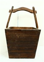 Square wood grain bucket