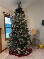 12ft Lighted Christmas tree w/cover Lights out top