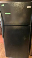 Frigidaire Refrigerator 30x30x65 18.2 Cu ft