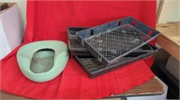 BEDPAN AND TRAYS FOR FLOWERS