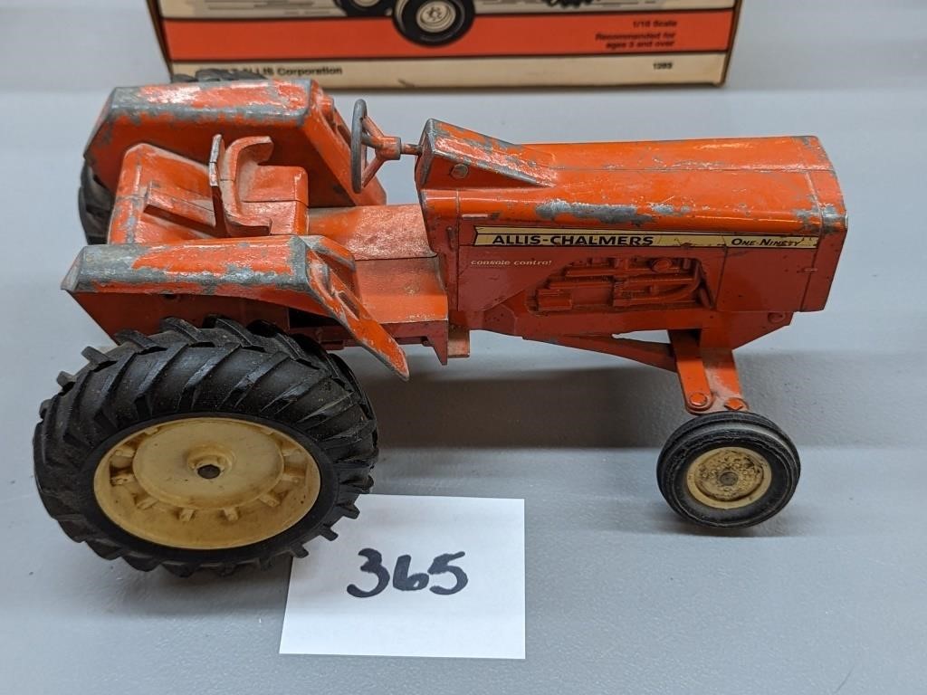 John Deere, Diecast Tractors & Building Supplies