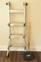 COLLAPSIBLE LADDER