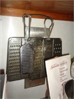 LOT OF GRATERS / K WALL S