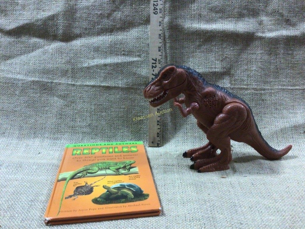 Battery dinosaur (tested) and Reptile book