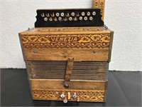 Antique Venezia accordion. G & C Stahltone.