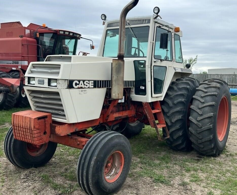 1979 Case 2390 Tractor, Power Shift Transmission,