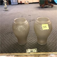 2 white vases