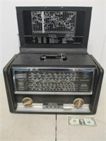 Vintage Hallicrafters World Wide 1952 Radio -