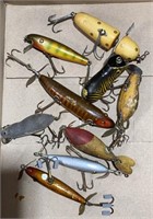 VINTAGE FISHING LURES LOT