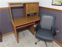 Used smaller 4ft desk & roller chair