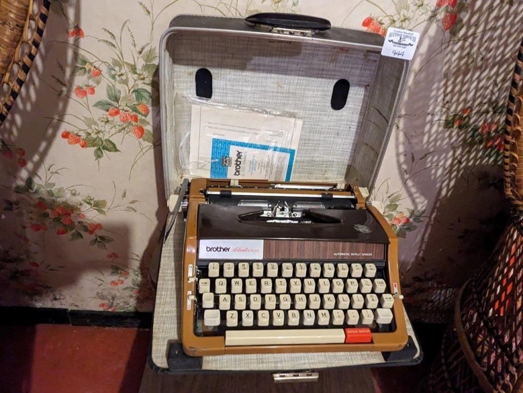 Brother Activator 899 Typewriter in case