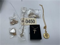 ASSORTED GROUP OF NECKLACES AND BRACELETS