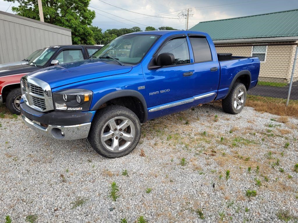 2007 Dodge RAM 1500 ST 4x4 Quad Cab Pickup