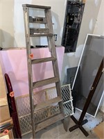 6 Foot Wood Step Ladder