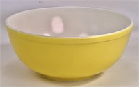 Pyrex mixing bowl, yellow, 10.25" dia., 4.25"